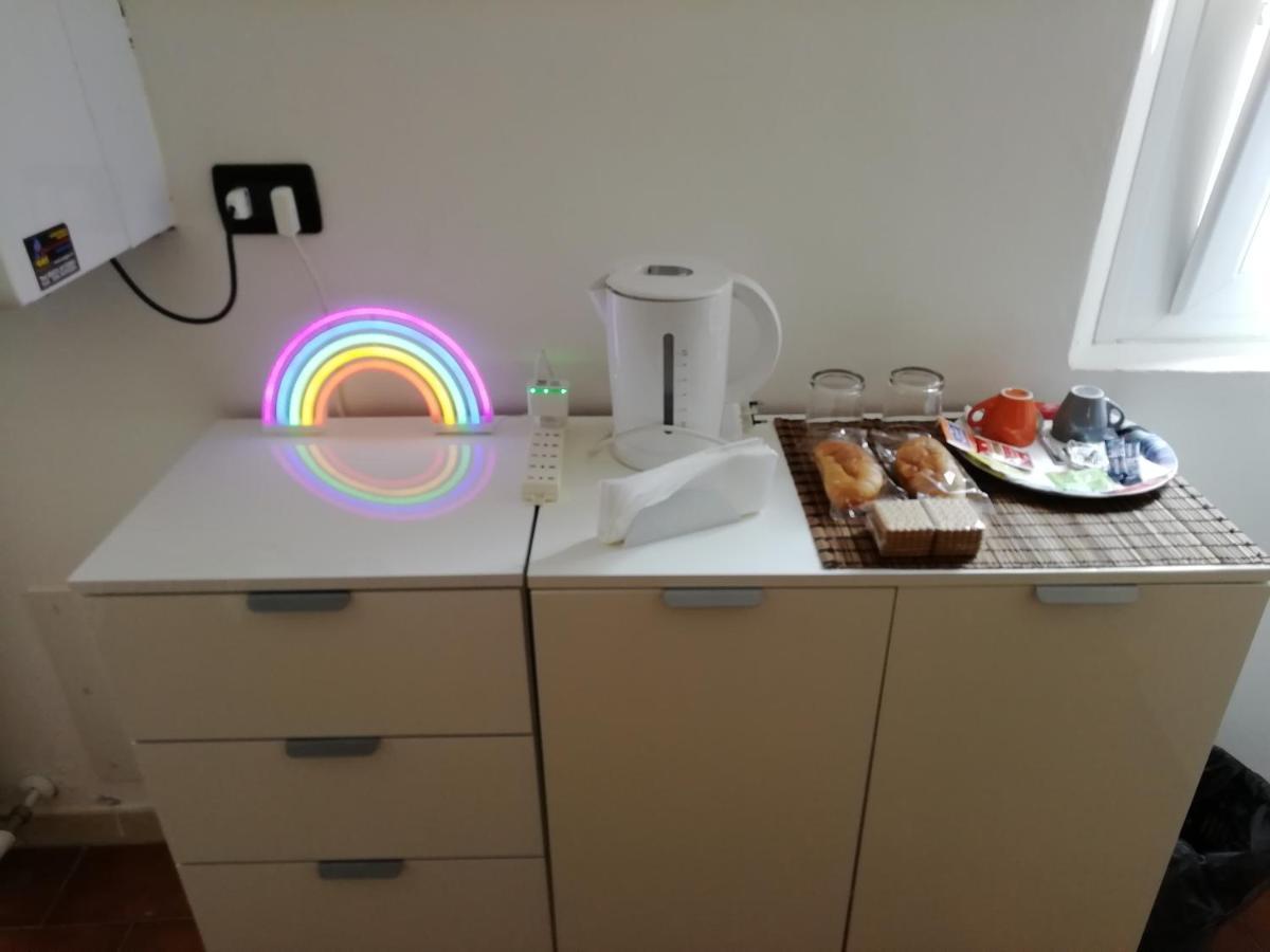Апартаменты Over The Rainbow - Cozy Studio In The Centre Of Феррара Экстерьер фото