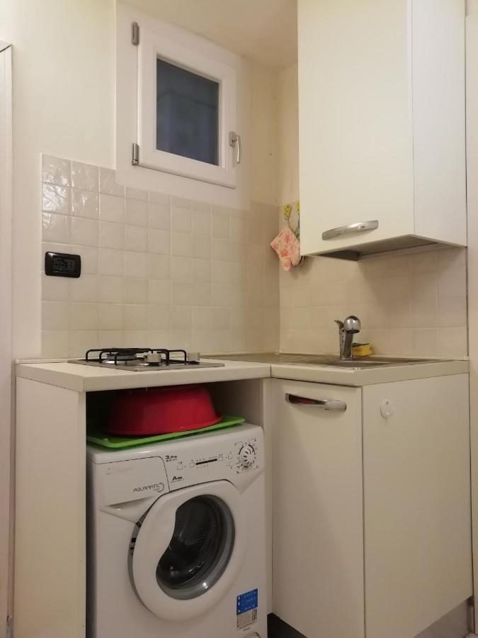 Апартаменты Over The Rainbow - Cozy Studio In The Centre Of Феррара Экстерьер фото